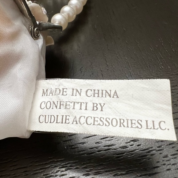 Petite Elegant Mini Clutch Purse in White - Picture 4 of 6